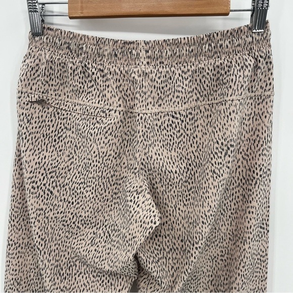 Lululemon 4 Step Lively Crop Yoga Athletic Capris Pant - Picture 5 of 13